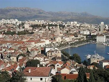 Apartment Villa Urbi Et Orbi Split
