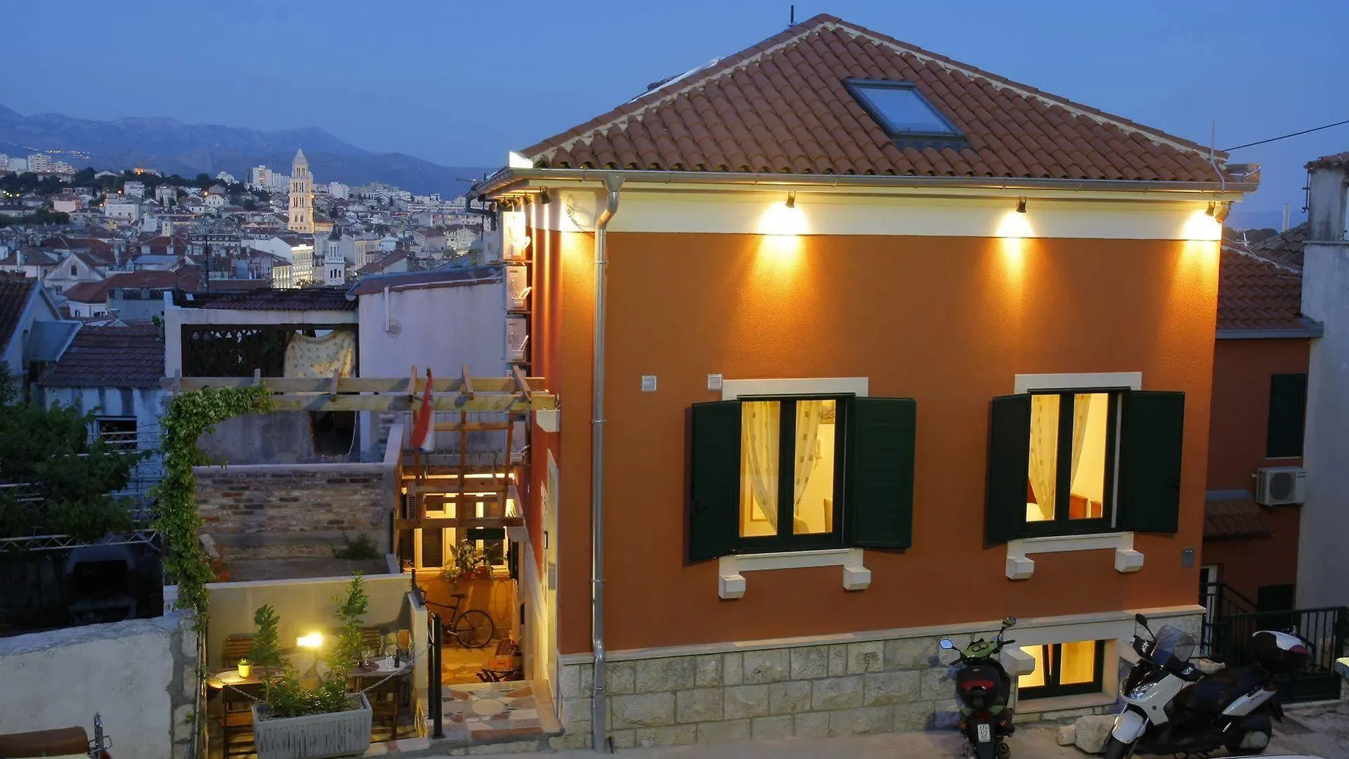 Villa Urbi Et Orbi Split Apartment